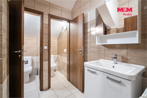 Prodej rodinného domu, 360 m² 6