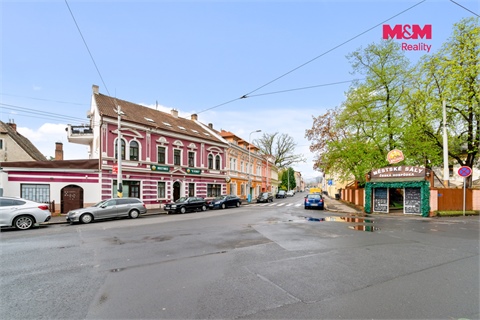 Prodej rodinného domu, 360 m² - 24