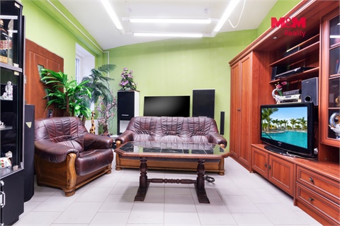 Prodej rodinného domu, 360 m² 2
