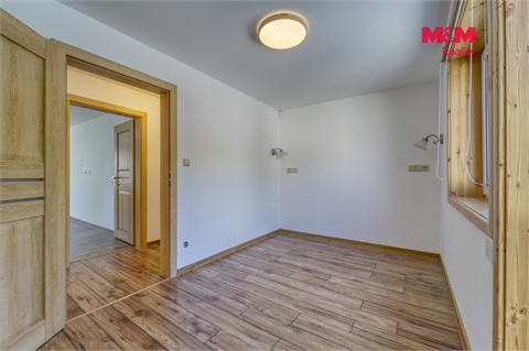 Prodej rodinného domu, 250 m² - 18