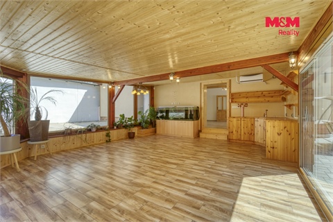 Prodej rodinného domu, 250 m² 10