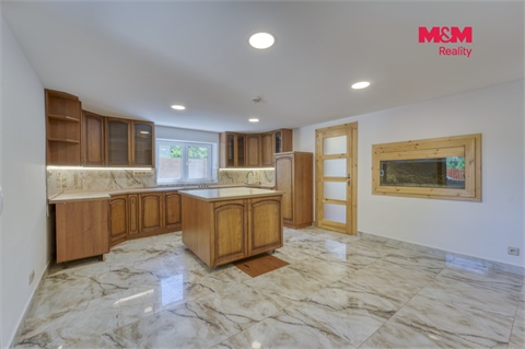 Prodej rodinného domu, 250 m² - 6