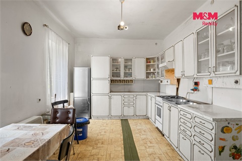 Prodej rodinného domu, 376 m² - 2