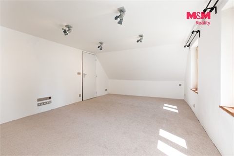 Prodej rodinného domu, 142 m² 14