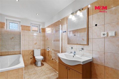 Prodej rodinného domu, 490 m² 26