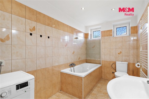 Prodej rodinného domu, 490 m² - 24
