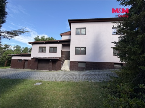 Prodej rodinného domu, 420 m² 12