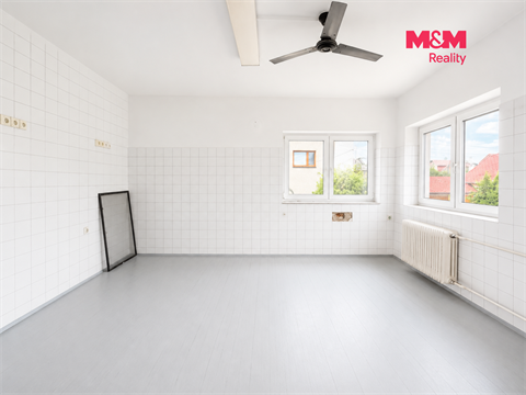 Prodej rodinného domu, 420 m² - 2
