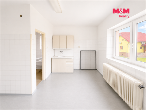 Prodej rodinného domu, 420 m² - 8