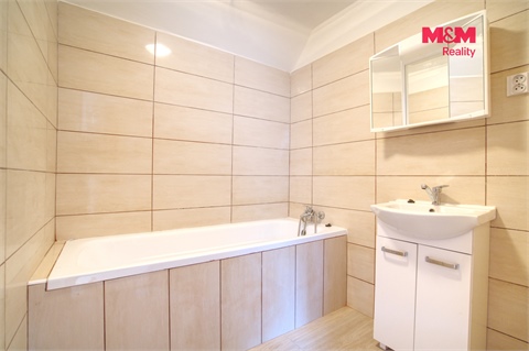Prodej rodinného domu, 180 m² - 24