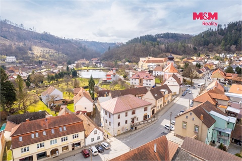Prodej rodinného domu, 411 m² 26