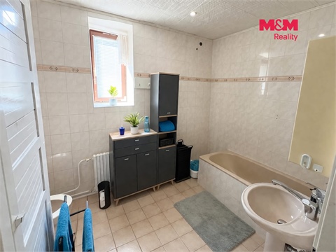 Prodej rodinného domu, 411 m² 4