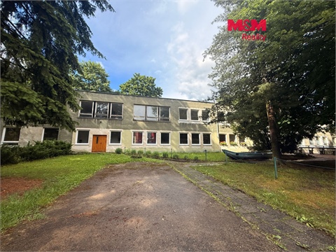 Pronájem obchodních prostor, 150 m² 0