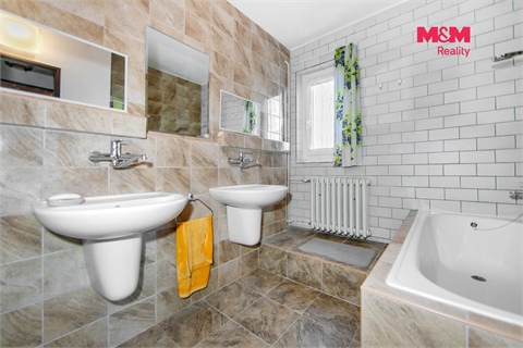 Prodej rodinného domu, 218 m² - 12