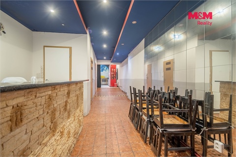 Prodej komerčního objektu, 1 143 m² 8