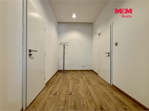 Pronájem bytu 1+1, 64 m² 2