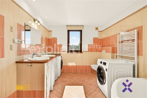 Prodej rodinného domu, 239 m² 8