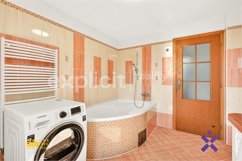 Prodej rodinného domu, 239 m² - 8