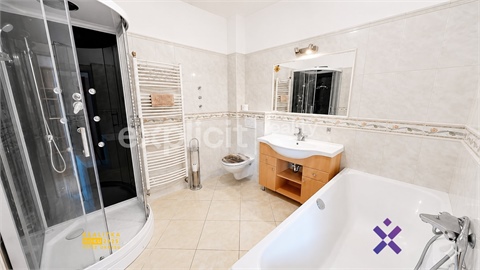 Prodej rodinného domu, 227 m² 10