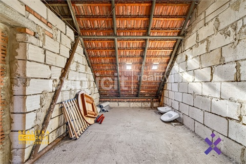 Prodej rodinného domu, 229 m² 14