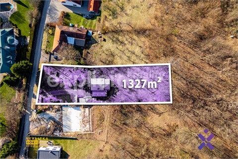 Prodej stavebního pozemku, 1 327 m² 0