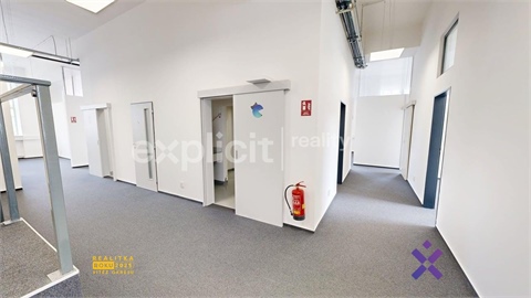 Pronájem kanceláře, 421 m² - 26