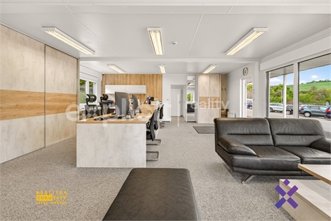 Prodej obchodních prostor, 4 600 m² 14