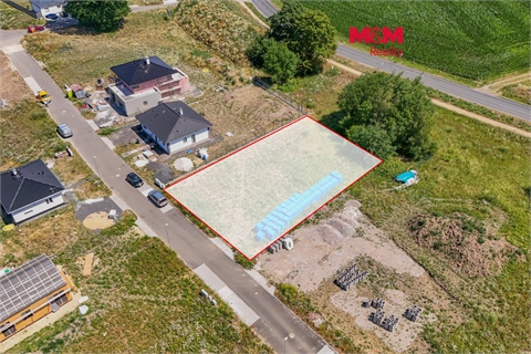 Prodej stavebního pozemku, 884 m² 0
