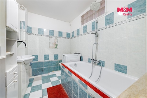 Prodej rodinného domu, 330 m² - 18
