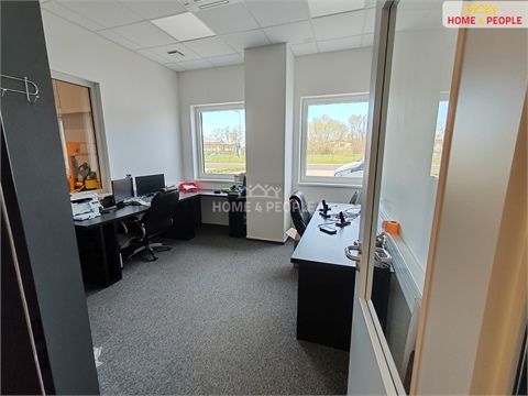 Pronájem skladu / haly, 4 400 m² - 8
