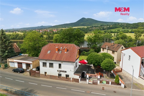 Prodej rodinného domu, 438 m² - 18