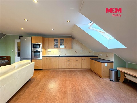 Prodej rodinného domu, 438 m² - 2