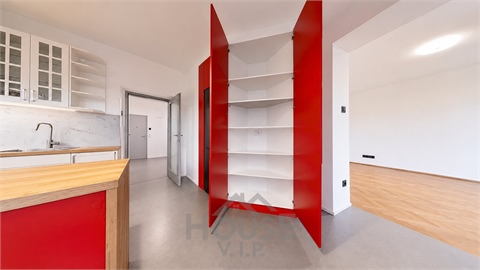 Prodej bytu 2+1, 81 m² 8