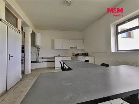 Prodej výrobního objektu, 1 393 m² 6