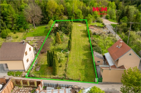 Prodej stavebního pozemku, 1 214 m² 0
