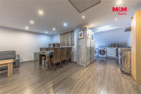 Prodej rodinného domu, 223 m² - 8