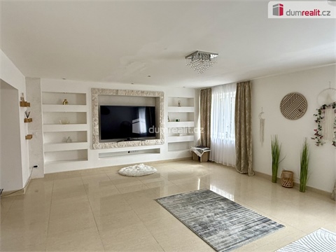 Prodej rodinného domu, 350 m² - 6