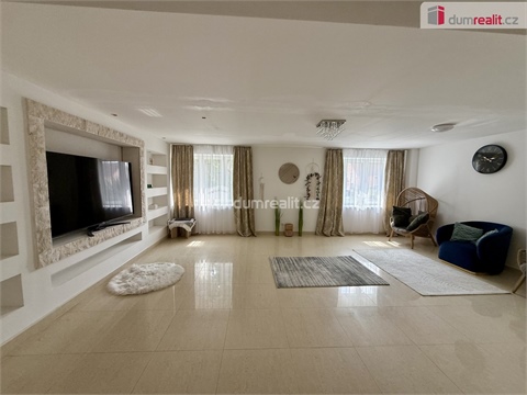 Prodej rodinného domu, 350 m² 8