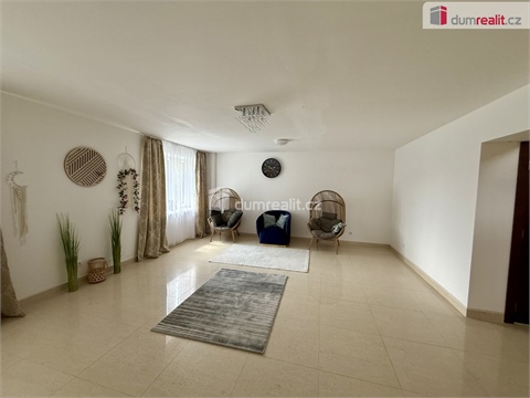 Prodej rodinného domu, 350 m² 10