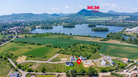 Prodej stavebního pozemku, 1 098 m² 0