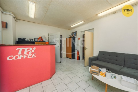 Prodej komerčního objektu, 1 952 m² 12
