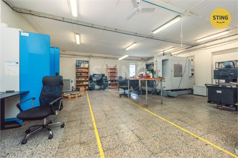 Prodej komerčního objektu, 1 952 m² - 12