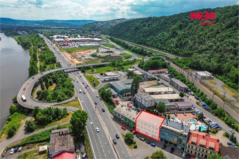 Prodej komerčního objektu, 560 m² 24