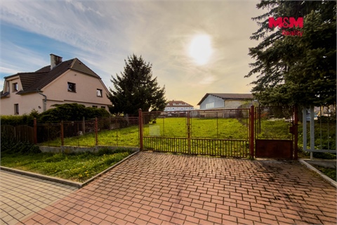 Prodej stavebního pozemku, 1 040 m² 2