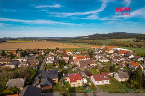 Prodej stavebního pozemku, 1 040 m² 8