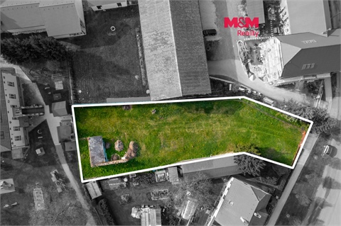 Prodej stavebního pozemku, 1 040 m² 0