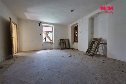 Prodej komerčního objektu, 1 400 m² 16