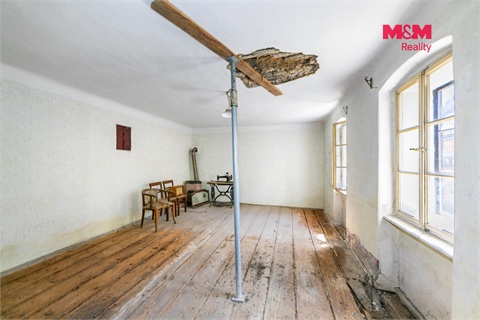 Prodej rodinného domu, 285 m² 8