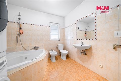 Prodej komerčního objektu, 795 m² 14