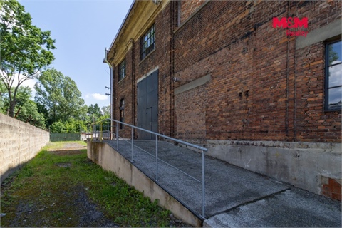 Pronájem výrobního objektu, 1 500 m² - 2